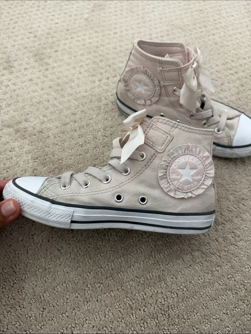 Converse Kids High-Top Sneakers in Light Beige with White Toe